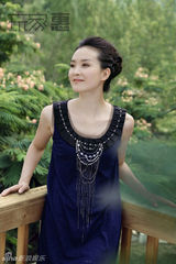 组图：王艳清新写真曝光 妆容清丽归田园居