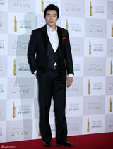 组图：韩MBC举办演技大奖 李民浩金贤重等帅气助阵