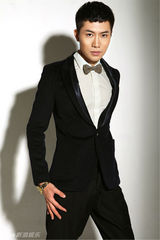 组图：泷潇春季时尚写真耍帅扮酷