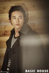 高清组图： 韩星元斌姜素拉拍写真演绎时尚恋人