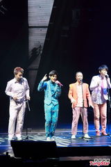 组图：周杰伦香港演唱会落幕 陈奕迅台上力挺