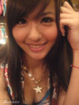 幻灯图集：黑涩会美眉蔷蔷服饰写真 甜美可爱