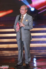 组图：汪明荃获得万千光辉演艺人大奖