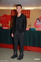 组图：容祖儿林峰出席记者会 期待共同热舞演出