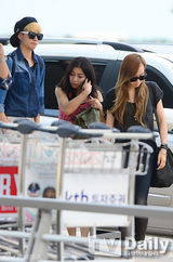 组图：BigBang成员GD与f(x)休闲装扮赴美