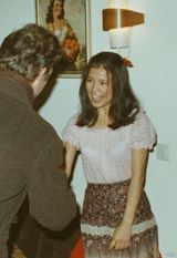 组图：翁美玲生前英国旧照曝光 与荷兰男友恩爱