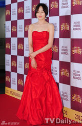 组图：金南珠获奖落泪 宋仲基文彩元成最佳搭档