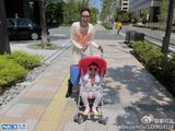 组图：郭可盈林文龙全家大阪游 女儿可爱抢镜