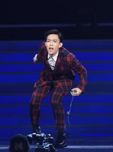 组图：群星献唱中歌榜 韩庚潘玮柏劲歌热舞