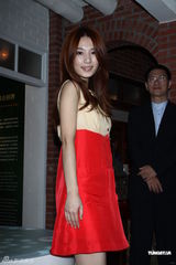 组图：Hebe赞Selina婚纱照 期待好友开启人生新旅程