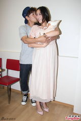 组图：陈浩民太太出院 一家四口亮相乐融融