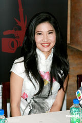 幻灯图：韩国女星韩艺瑟来港 自曝是梁朝伟影迷