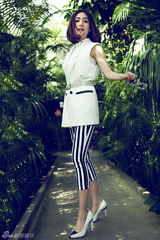 组图：刘芸性感杂志大片摩登演绎东方之美