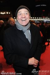 文德斯搂娇妻撑《皮娜》首映 德国总统夫妇秀恩爱