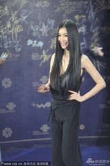 高清组图：群星华服亮相北京电影节蓝毯