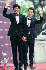 组图：刘在石现身百想红毯气质沧桑