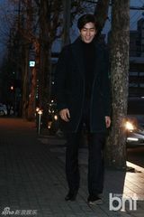 组图：《星星》庆功 金秀贤全智贤潜伏入场