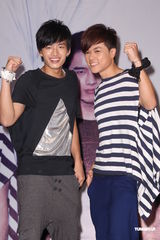 组图：偶像团体东于哲正式在台出辑