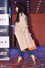 组图：金荷娜车太贤等助阵韩片《委托人》VIP首映式