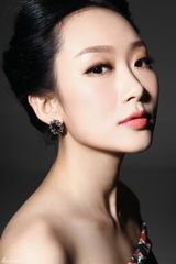 组图：刘一缇复古风写真 典雅精致秀香肩