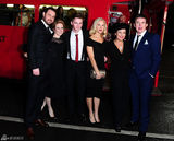 组图：英国家电视奖星光璀璨 蕾丝爆乳风情万种