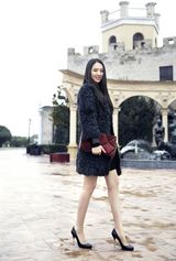 组图：董璇早春时尚街拍大秀美腿女王气场