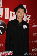 组图：容祖儿祝阿娇找到最后的幸褔