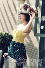 组图：万茜全新写真夏日享受惬意时光