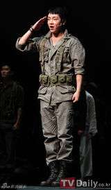 组图：SJ利特池贤宇参演歌舞剧展精湛演技