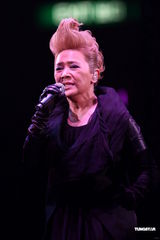 高清组图：许志安香港性感开唱 郑秀文现身不许求婚