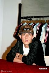 幻灯：陈冠希台北开店六月复出 称不知Lucas是谁