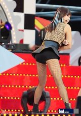 组图：佳仁等《音乐中心》热情表演 韩善花全孝盛主持