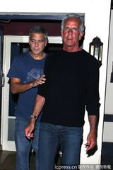 组图：皮特好事将近包场宴请好友乔治-克鲁尼