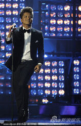 组图：第32届全英奖 布鲁诺-玛斯获最佳国际男歌手