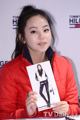 组图：Wonder Girls昭熙办粉丝签名会 造型惹人爱