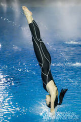 组图：王丽坤素颜清秀获赞 卖萌搞怪旧照曝光