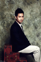 高清图：何晟铭写真曝光 坦言不介意做慢热型艺人