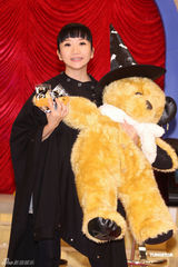 组图：陶晶莹录制现场庆生 坦言不打算再生老三