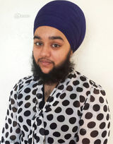 组图：英国23岁女子因怪病长络腮胡 自称很性感