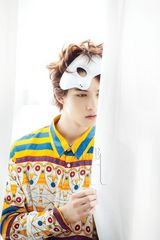 高清组图：CNBLUE李宗泫明艳写真俏皮慵懒