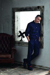 组图：李东学演绎多重风格 色彩映衬雅痞玩味