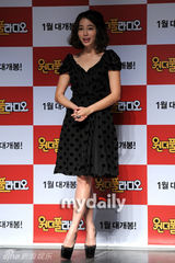 组图：韩星李敏贞李廷镇新片《完美广播》发布会