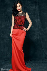 组图：邢宇菲爆写真大片 红裙妖娆现柔美身姿