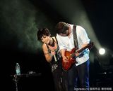 组图：卡百利上海开唱主打怀旧牌 李健捧场当粉丝