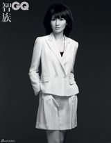 组图：女名嘴齐登《GQ》大片 欧阳夏丹沈星知性干练