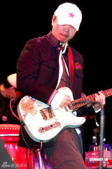 高清：摇滚教父崔健赴台开唱 推崇罗大佑音乐才能 