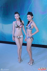 组图：亚姐大中华赛区泳衣秀 爆乳美腿一览无余