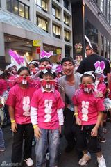 组图：影帝王千源悉尼与华人欢度春节