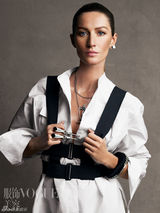 高清图：吉赛尔-邦辰登杂志封面 尽显熟女韵味