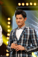 组图：郭富城亮相天天向上 卖萌搞怪变表情帝